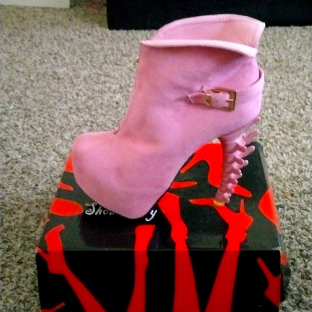 NEW Pale Pink "Spinal" Faux suede Heel Booties Sz.40 EU/8 US women's  Show Story